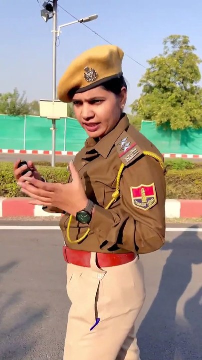 बस ये 3 किताबें पढ़ लो हर Exam Clear ||  SI Arti Singh Tanwar ने खोला सफलता का राज ||