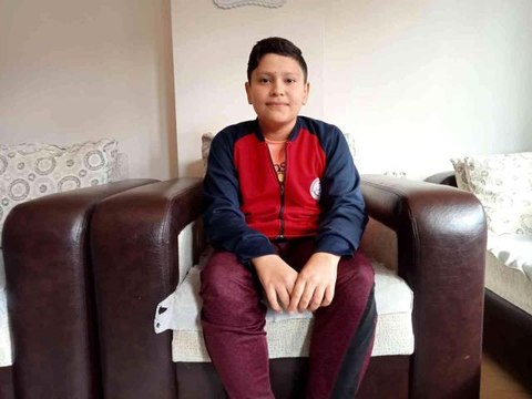 Başıboş köpeğin saldırısına uğrayan 12 yaşındaki çocuk ölümden döndü