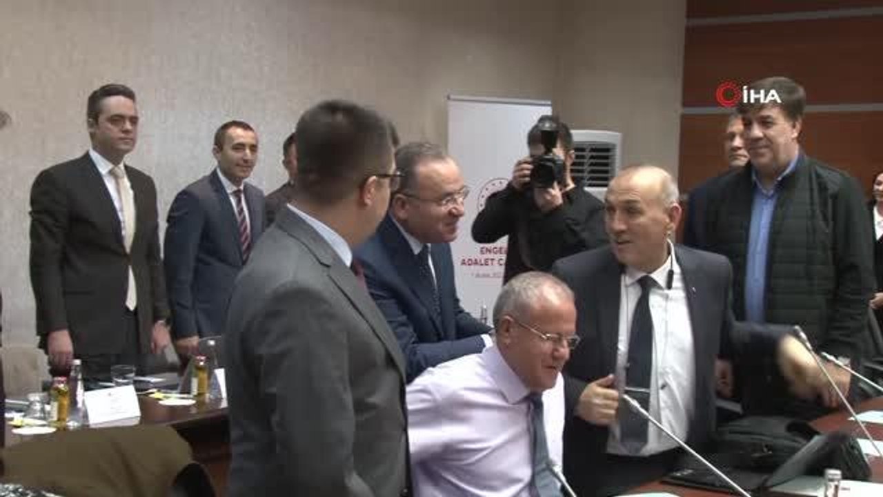 Bakan Bozdağ, engel tanımayan vatandaşlarla bir araya geldi