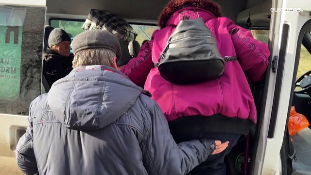 Kämpfe um ukrainische Stadt Bachmut: Freiwillige bringen Menschen in Sicherheit