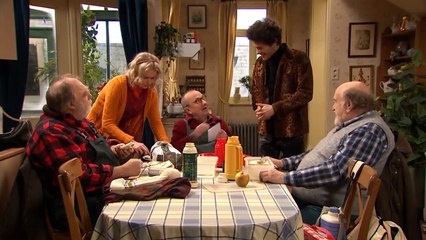 DE KOTMADAM SEIZOEN 24 AFLEVERING 9 DE BUSHALTE.