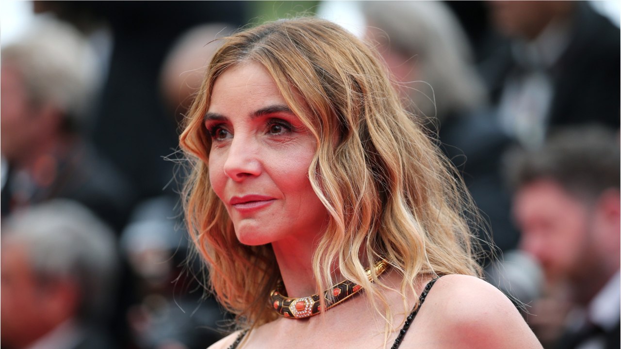 GALA VIDEO - Clotilde Courau séparée de ses fil...