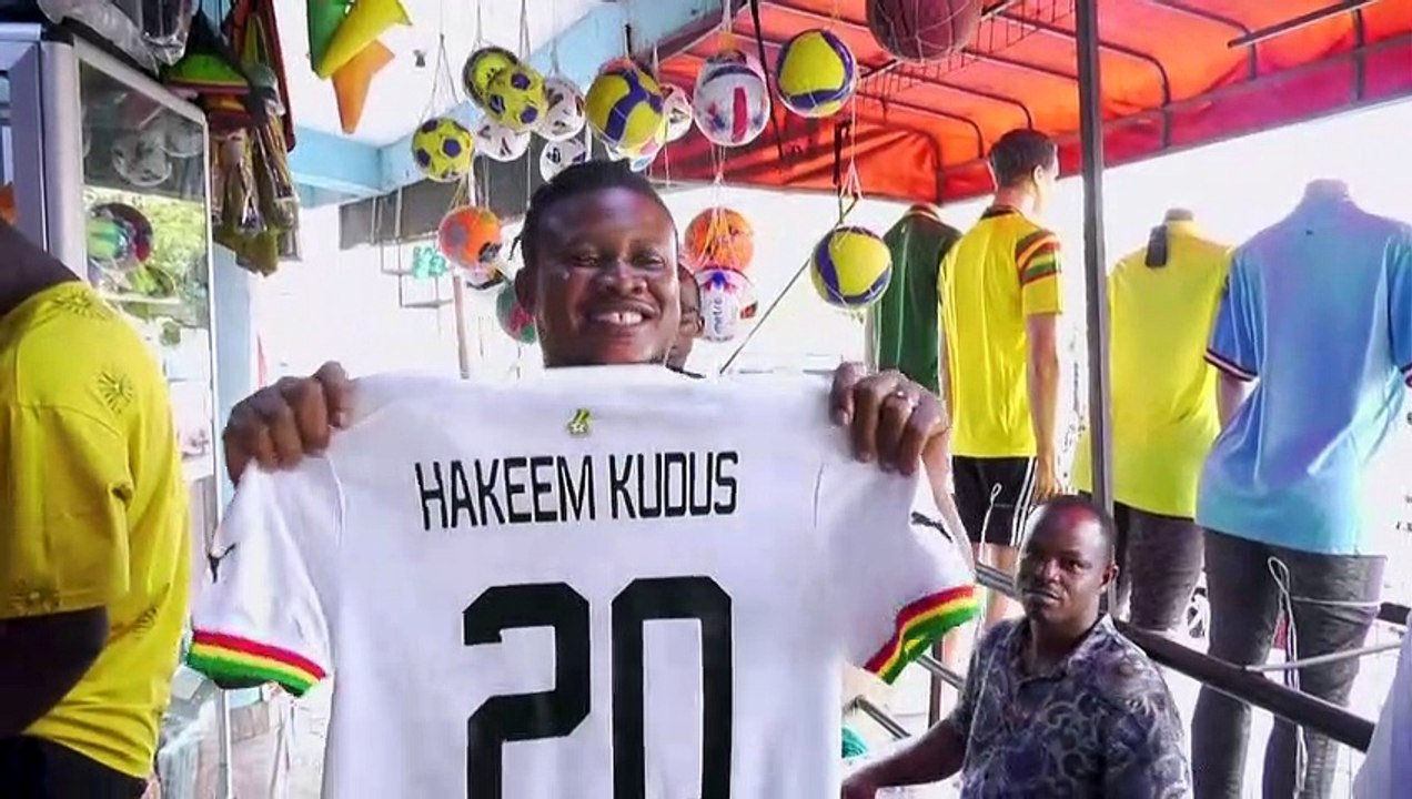 Ghaneses esperan borrar las huellas de las manos de Suárez y eliminar a Uruguay