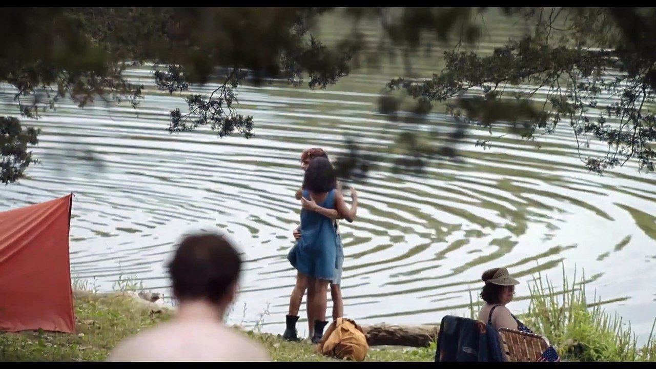 BONES AND ALL Featurette Outsiders In Love (2022) Timothée Chalamet