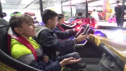 Toplum destekli polisler çocukları eğlendirdi