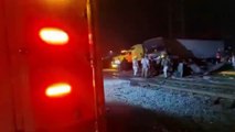 Un tráiler le quiso ganar el paso al ferrocarril y terminó  destrozado, esto ocurrió en El Salto