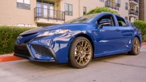 Wally’s Weekend Drive and the 2023 Toyota Camry SE Hybrid Nightshade