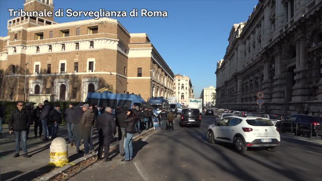 Anarchici al Tribunale di Sorveglianza di Roma contro 41bis per Alfredo Cospito