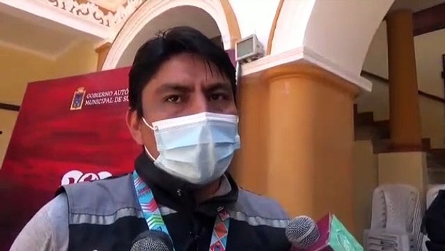 Menor usó su bono Juancito Pinto para viajar y encontrarse con un sujeto que conoció en Facebook 