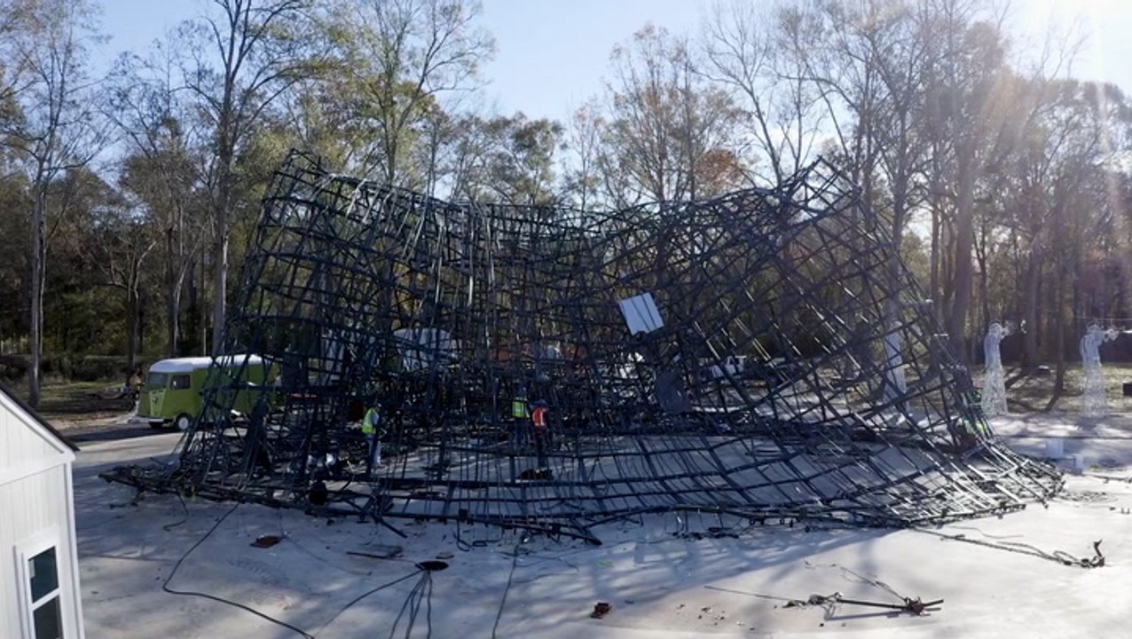 Severe storms destroy tallest animated tree