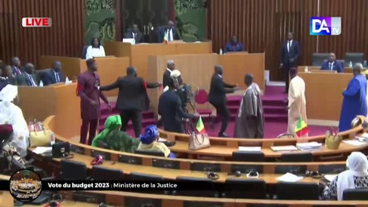 Se desata una pelea a golpes en el Parlamento de Senegal