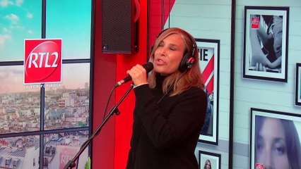 LIVE - Angèle interprète "Couleur" dans Le Double Expresso RTL2 (02/12/22)