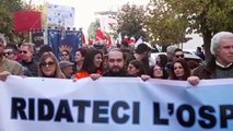 Barcellona, la protesta di Istituzioni, sindacati e Comitato