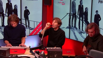 LIVE - Phoenix interprète "1901" dans #LeDriveRTL2 (02/12/22)