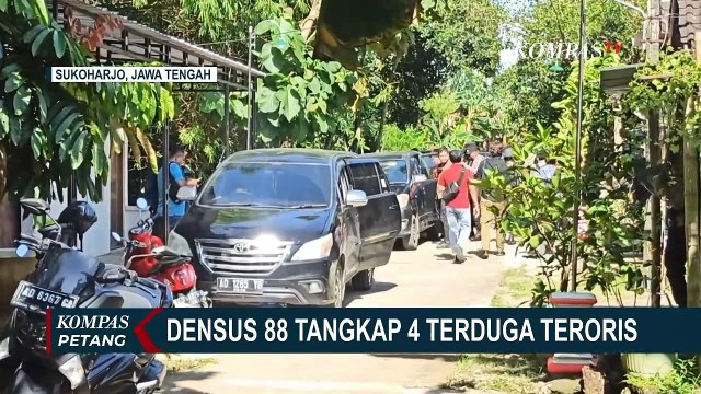 Tim Densus 88 Geledah Rumah Terduga Teroris, Ternyata Salah Satunya Sehari-Hari Berjualan Soto!