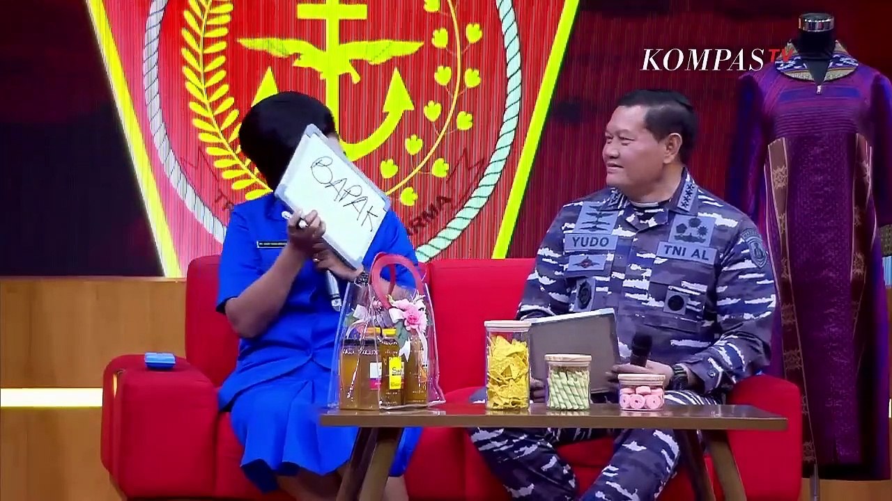 Main Games! Calon Panglima TNI Yudo Margono Tes Kemesraan dengan Veronica Yulis Prihayati