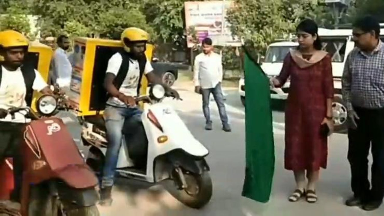 अमेठी: एलईडी टीवी के माध्यम से आयुष्मान भारत योजना का किया जा रहा प्रचार प्रसार