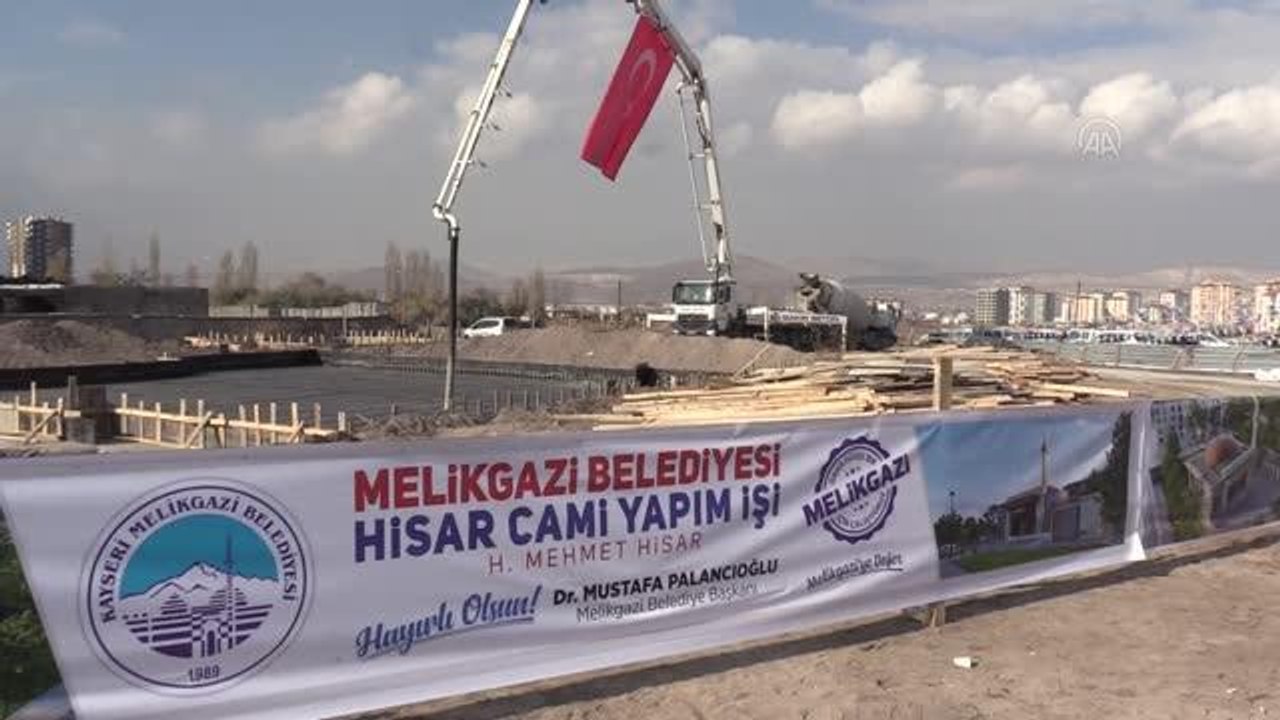 Özhaseki: (Muhalefet belediyeleri) "Şehirlere ihanet ediyorlar, şehirlerine yazık ediyorlar"