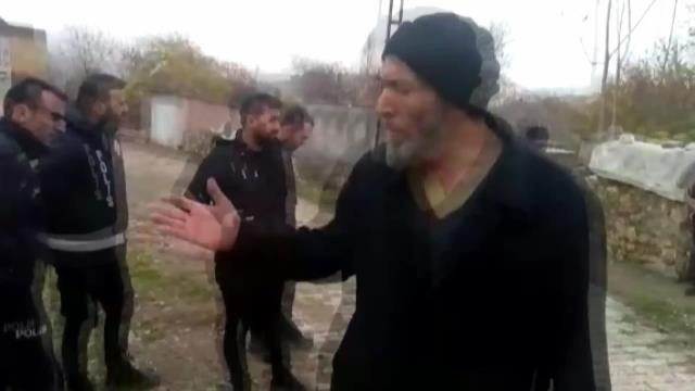 Pütürge'de Evi Kentsel Dönüşüm Kapsamında Yıkılmak İstenen Vatandaş: Sorgusuz, Sualsiz Sağlam Evleri Kış Günü Yıkmaya Geldiler.