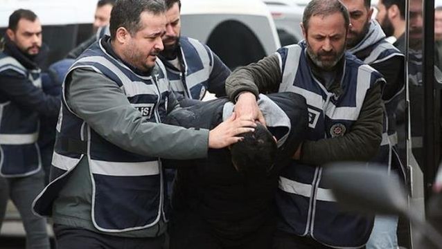 Attığı işaret fişeği Göztepe taraftarının yüzüne isabet eden zanlıdan akla ziyan savunma: Meşale fişeği sandım