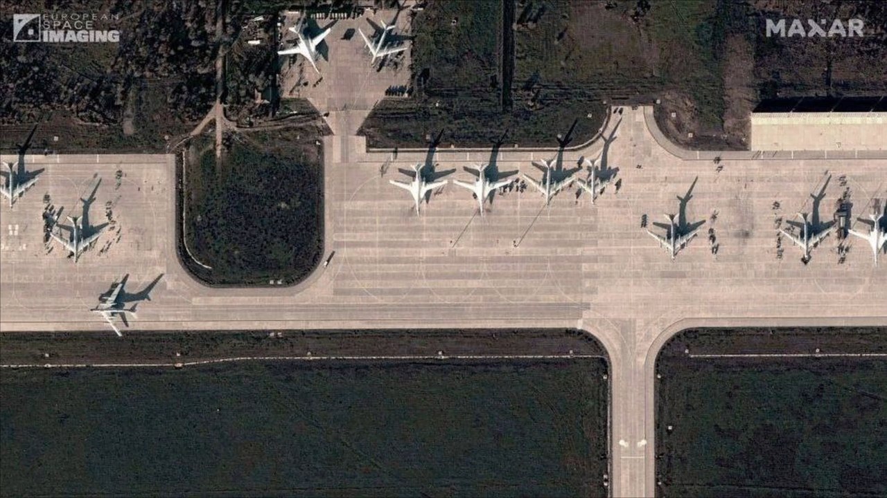 Satellitenfotos zeigen russische vorbereitungen für neue angriffswelle