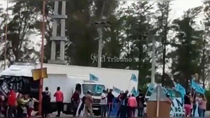 Organizaciones sociales cortan la ruta en Colonia Santa Rosa
