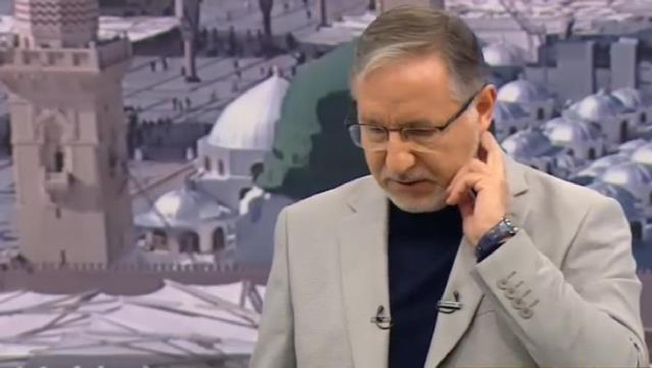 Mustafa Karataş'a soğuk terler döktüren "Cinsiyet değiştirme" sorusu