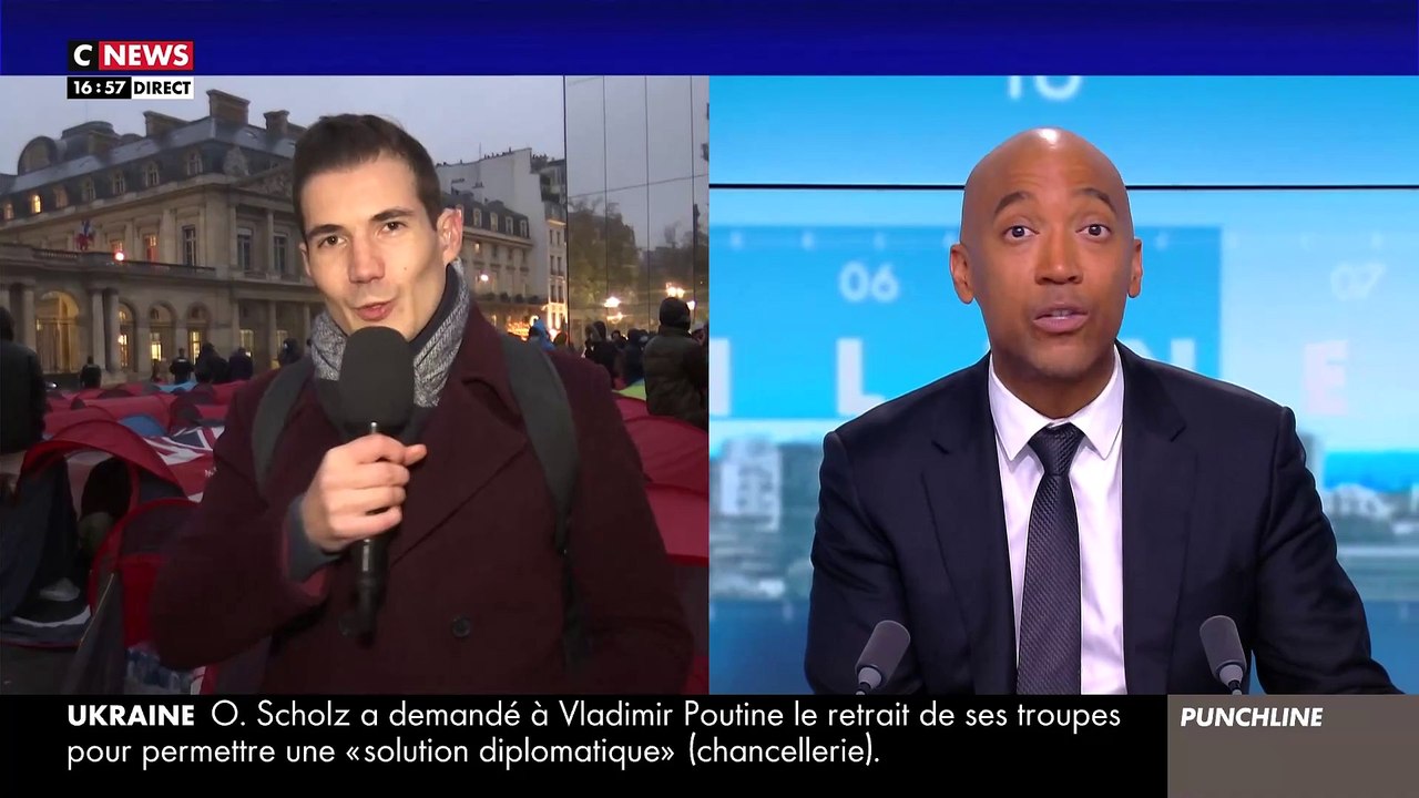 Plus de 200 adolescents à la rue , aidés d'associations, s'installent avec leurs tentes devant le Conseil d'État à Paris