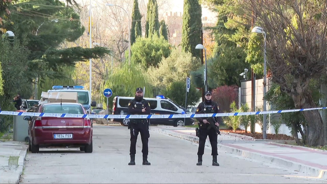 La Embajada de Ucrania en Madrid recibe un paquete con supuestos restos de sangre