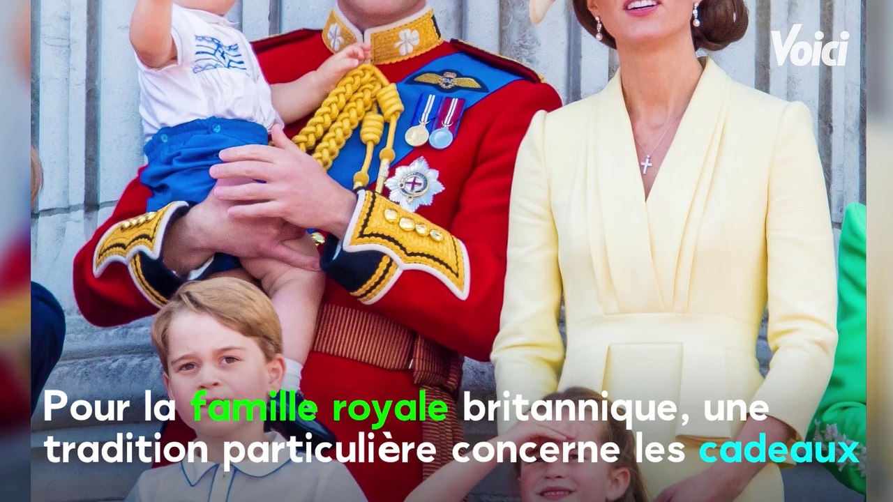 Voici - Prince William et Kate Middleton : leurs enfants George, Charlotte et Louis n'ouvriront pas leurs cadeaux le 25 décembre !