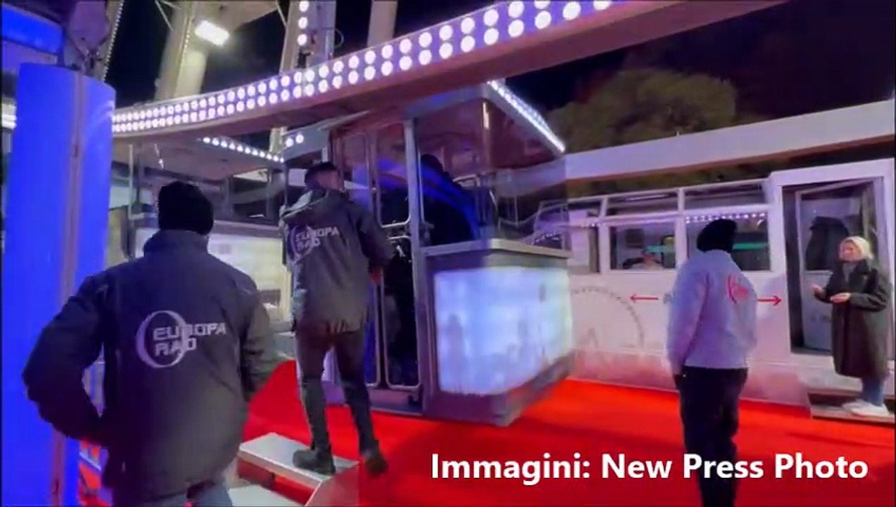 Firenze, aperta la ruota panoramica di Natale