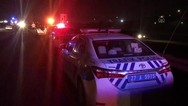 GAZİANTEP - Tırla otomobilin çarpışması sonucu 2 kişi öldü, 5 kişi yaralandı