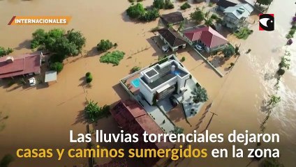 Télécharger la video: Dos muertos, decenas de desaparecidos y cientos de evacuados tras las inundaciones en Brasil