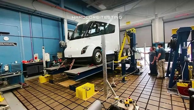 Tesla finalmente entrega seus primeiros caminhões elétricos