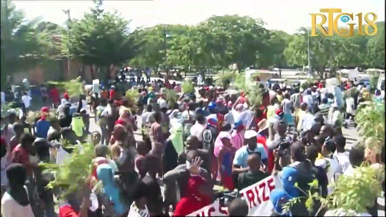 plizyè moun nan zòn kafoufyè òganize yon mach pasifik pou denonse fenomèn ensekirite a nan peyi a.