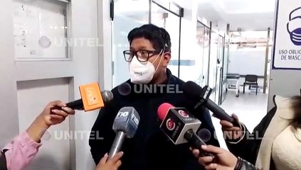 Mujer hacía compras en El Alto, se atragantó con coca y terminó en terapia intensiva