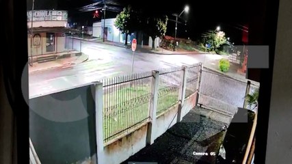 Câmera flagra forte impacto em acidente de trânsito no Morumbi