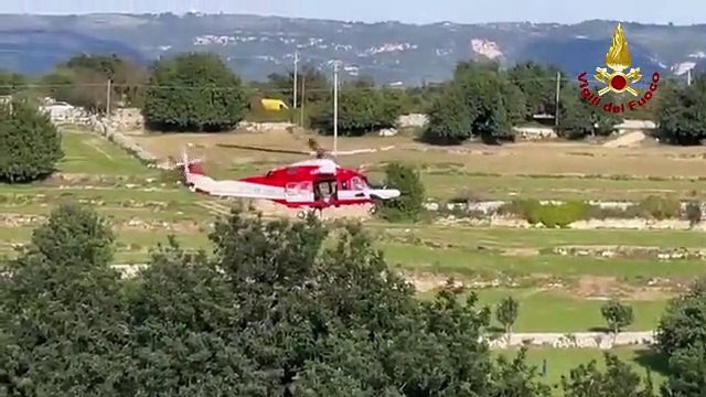 A Modica una mucca caduta in un burrone salvata dai vigili del fuoco