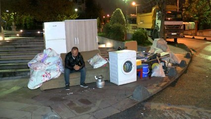 Ucuz ev buldum derken dolandırıldı, eşyalarıyla sokakta kaldı