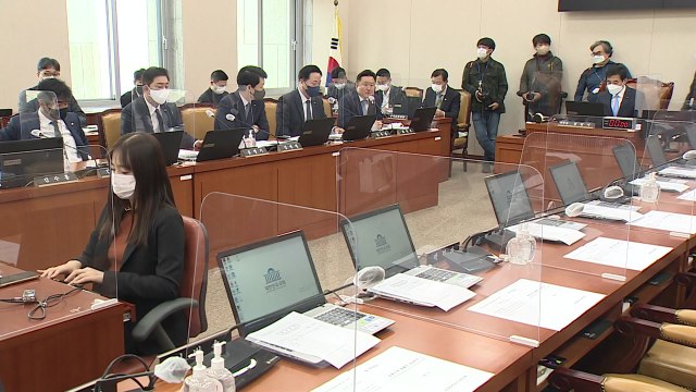 안전운임제 3년 연장안, 국토위 통과...野, 단독 처리 / YTN
