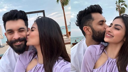 Mouni Roy Suraj Nambiar Vacation पर हुई Romantic । Watch Video। Boldsky *Entertainment