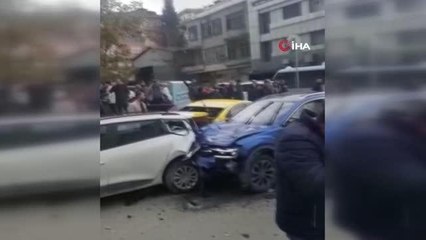 Maltepe'de zincirleme kaza: 2 yaralı