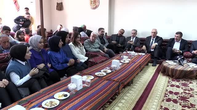 TBMM Plan ve Bütçe Komisyonu Başkanı Yılmaz, öğrencilerle buluştu