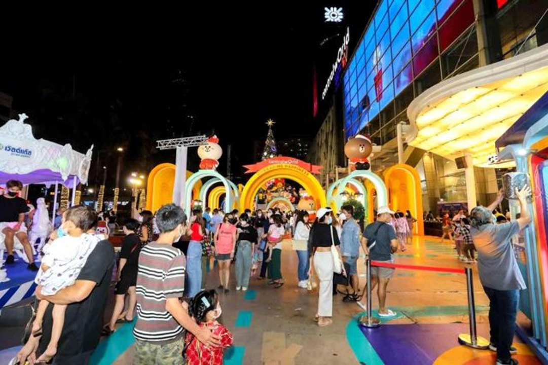 Tayland'da alışveriş merkezinde yangın çıktı