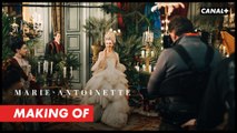 Les coulisses de Marie-Antoinette – La préparation des costumes d’une série d’époque