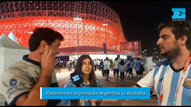 Platenses en el estadio para Argentina - Australia