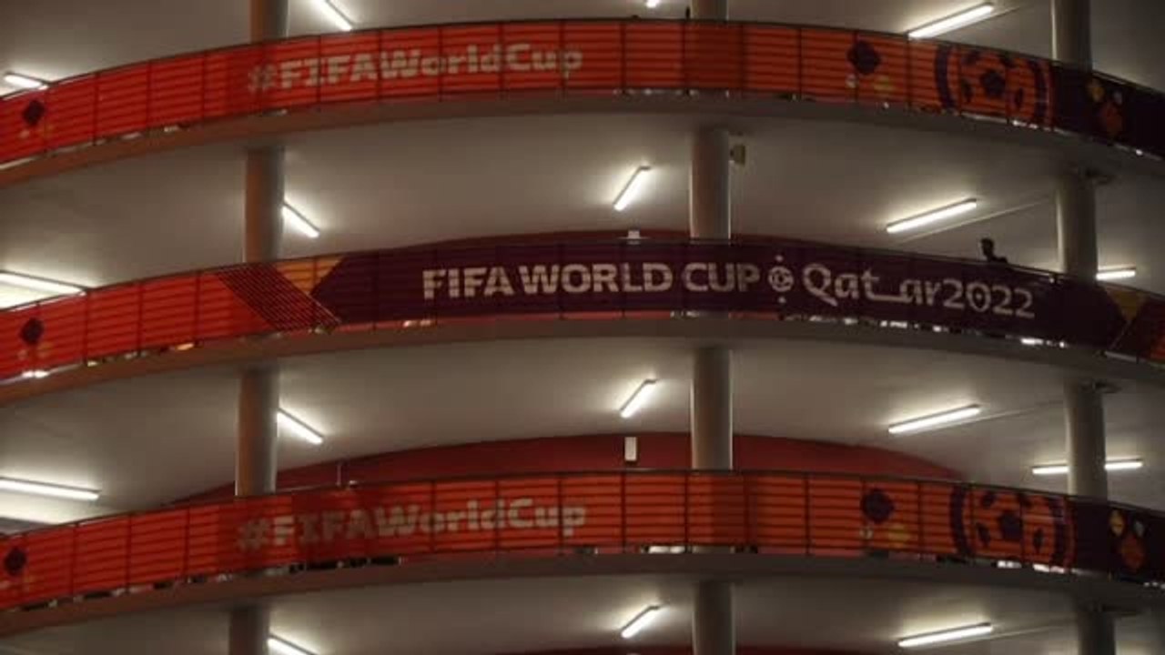 Los hinchas holandeses celebran el primer pase a cuartos de final de la Copa del Mundo de Catar