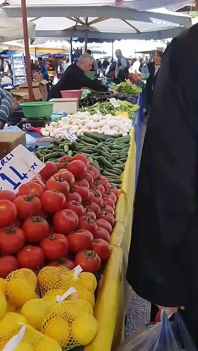 Pasar Mingguan di Turki