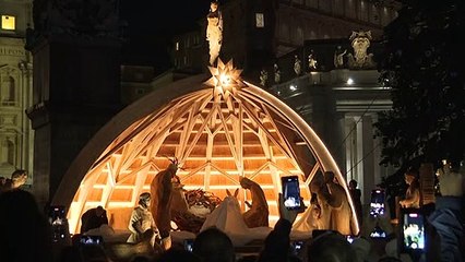 Vaticano inaugura decoração de Natal