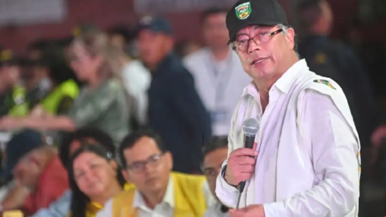 Petro pide que acuerdo con el ELN garantice el retorno de comunidades embera a sus territorios